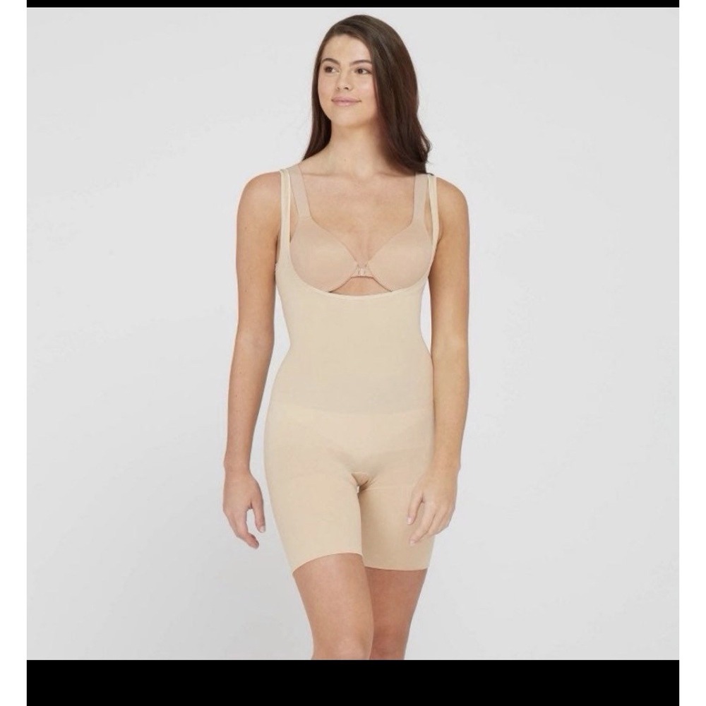 SPANX ONCORE OPEN-BUST MID THIGH BODYSUIT SHAPER MEDIUM NUDE NWOT